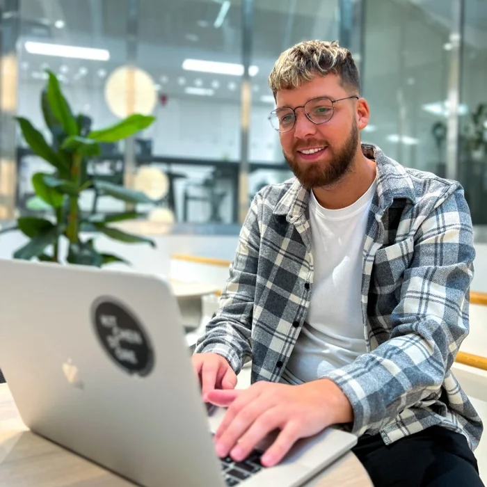Daniel Lazarevic, grundare av Webbografi